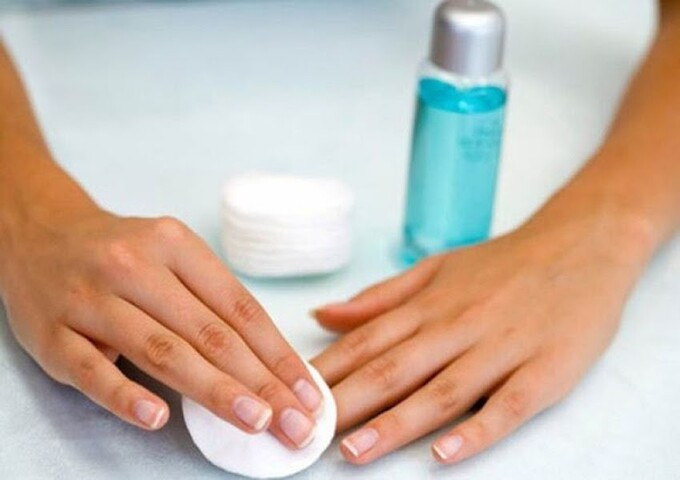 Cách làm nước tẩy sơn móng tay tại nhà