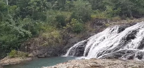 Phú Yên: Đến đập nước chụp ảnh, hai người bị đuối nước thương tâm