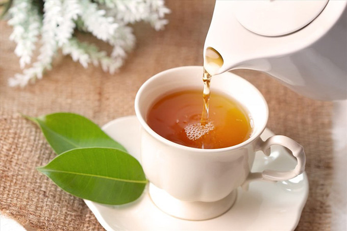Tác hại của việc uống trà trước khi ăn