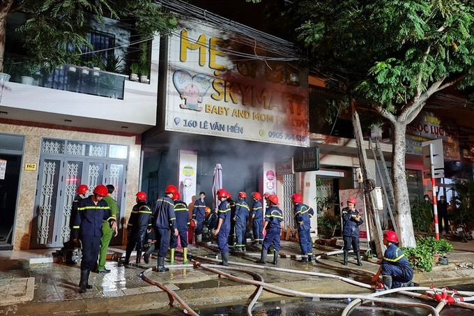 Đà Nẵng: Cháy cửa hàng chuyên bán đồ trẻ em, 5 người may mắn thoát nạn