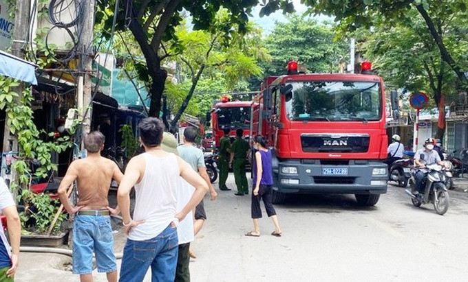 Hà Nội: Cháy lớn tại nhà dân do hóa vàng, hai cháu nhỏ đã kịp thời thoát ra ngoài an toàn