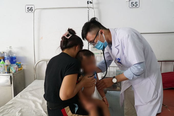 Chuyên gia cảnh báo tình trạng tự điều trị sốt xuất huyết tại nhà