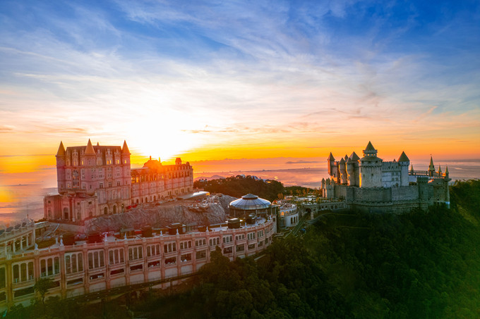 Quảng trường Nhật Thực - Mảnh ghép hoàn hảo của xứ sở mộng mơ Sun World Ba Na Hills