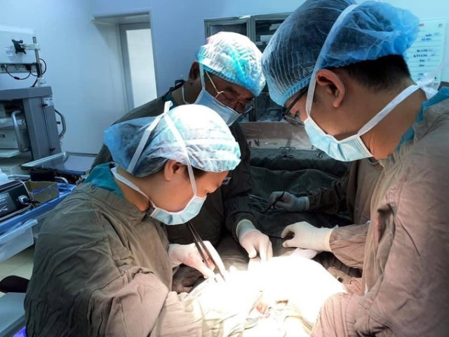 Hà Nội phẫu thuật thành công khối chửa ngoài tử cung ở đại tràng ngang cho một nữ bệnh nhân