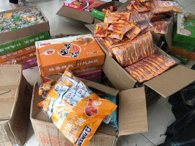 Hà Nội thu giữ 2.040 chiếc bánh Trung thu và 1.350 gói bánh kẹo các loại không rõ nguồn gốc xuất xứ
