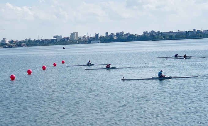 Giải đua thuyền rowing và canoeing vô địch trẻ quốc gia chính thức khai mạc