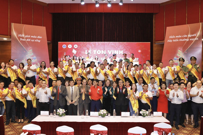 Hà Nội tổ chức tôn vinh 100 người hiến máu tiêu biểu toàn quốc năm 2022