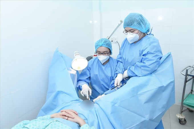 Hà Nội: Một nữ bệnh nhân bị nhiễm trùng âm đạo sau khi làm phẫu thuật tại một cơ sở không phép
