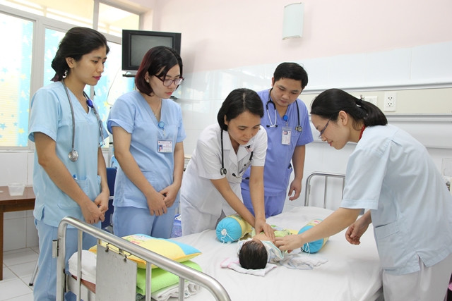 TP. HCM: Nỗ lực, vượt khó của các bác sĩ trẻ tham gia chương trình thực hành tại bệnh viện gắn với trạm y tế