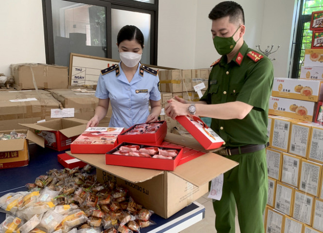 Tăng cường công tác chống buôn lậu, gian lận thương mại và hàng giả trên các tuyến biên giới, vùng biển và địa bàn nội địa