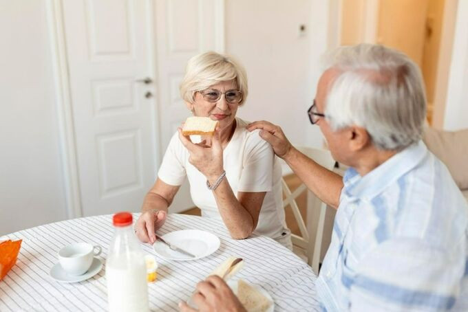 Chế độ dinh dưỡng phù hợp có thể giúp ngăn ngừa lão hóa như thế nào?