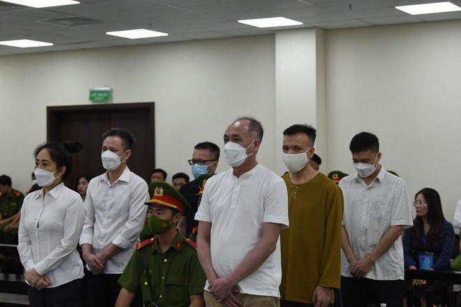 Tòa án nhân dân TP. Hà Nội đưa ra các phán quyết về vụ "chạy án" cho cựu Giám đốc Bệnh viện TP. Thủ Đức
