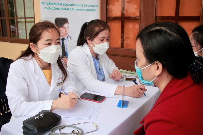 TP. HCM tư vấn, khám bệnh, chăm sóc sức khỏe hậu COVID-19 miễn phí cho công nhân