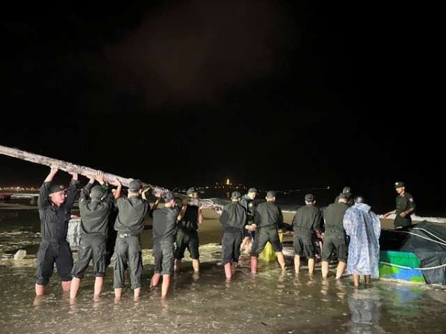 Bộ trưởng Bộ Công an gửi Thư khen Công an các đơn vị, địa phương trong công tác ứng phó với bão số 4