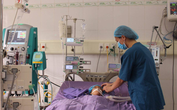Quảng Ninh cứu sống bé gái bị viêm màng não, nhiễm trùng huyết, suy tạng nguy kịch