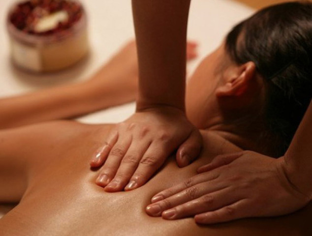 Cách xoa bóp chữa đau vai gáy