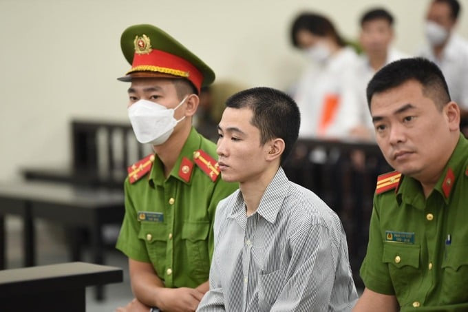 TAND Hà Nội tuyên phạt Nguyễn Trung Huyên mức án tử hình và bồi thường 460 triệu đồng cho gia đình bị hại