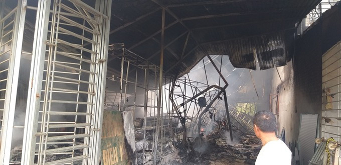 Yên Bái: Xảy ra vụ cháy lớn tại 3 hộ gia đình thuộc huyện Văn Yên