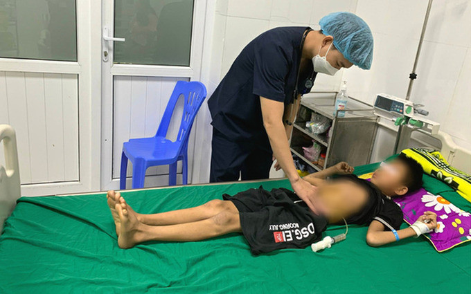 Nghệ An cứu sống bệnh nhi bị tai nạn bằng nhiều kỹ thuật phẫu thuật và hồi sức phức tạp