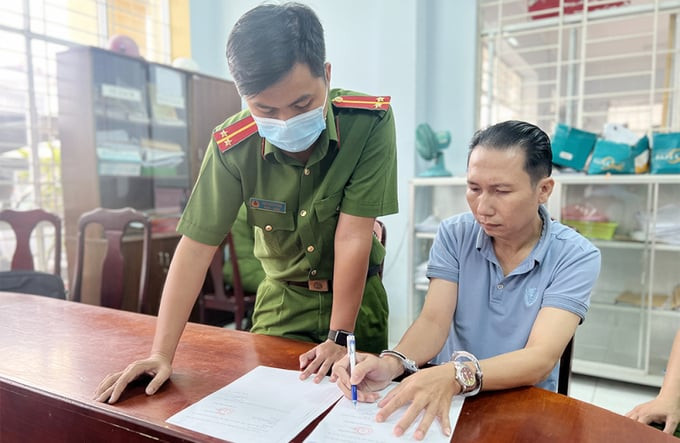 An Giang bắt tạm giam đối tượng mua bằng giả để mở phòng khám răng