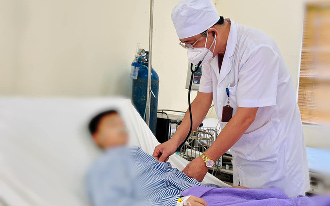 Tuyên Quang tiếp nhận bệnh nhi 12 tuổi bị sốc phản vệ nguy kịch do ong mặt quỷ đốt