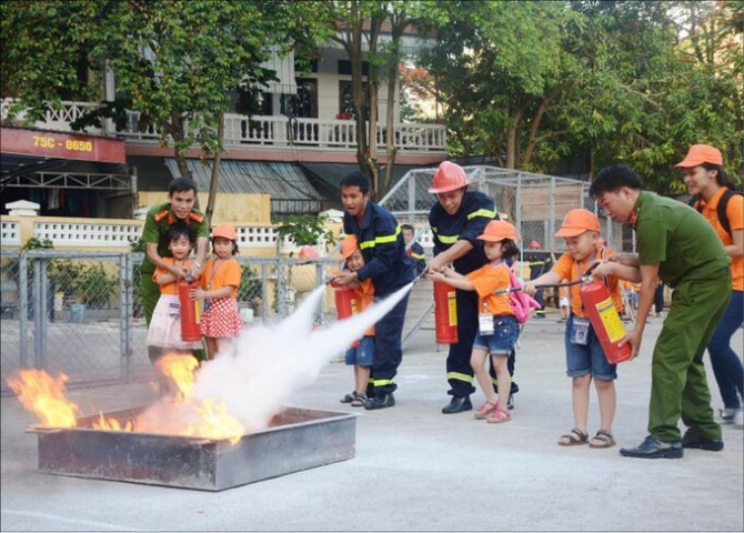 Gia Lai trang bị kiến thức, kỹ năng phòng cháy chữa cháy và cứu nạn cứu hộ cho học sinh, sinh viên