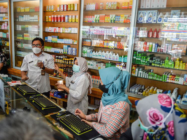 Indonesia thu hồi giấy phép sản xuất thuốc siro của hai công ty liên quan việc hơn 150 trẻ em tử vong