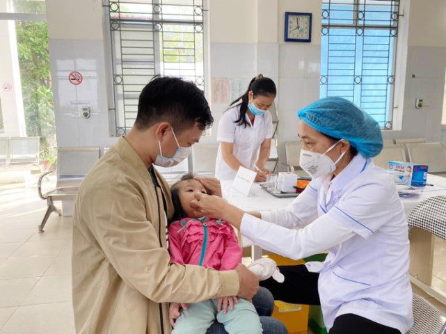 Tổ chức cho trẻ uống bổ sung Vitamin A và tẩy giun đợt 2 năm 2022