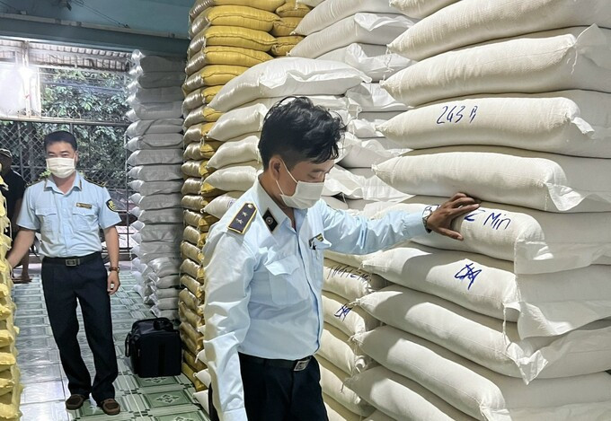 Bạc Liêu phát hiện 3 cơ sở kinh doanh gạo không rõ nguồn gốc xuất xứ với số lượng 6 tấn