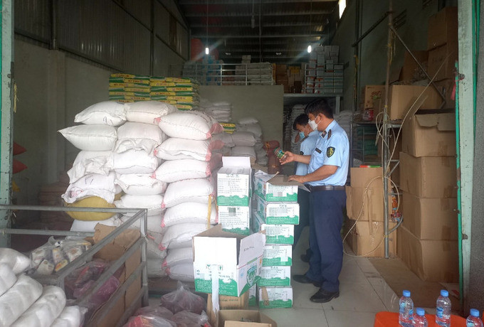 Tiền Giang phát hiện 1 hộ kinh doanh với 1.200 sản phẩm có dấu hiệu giả mạo nhãn hiệu Trí Hải