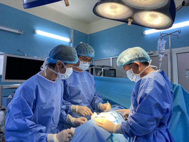 TP. HCM phẫu thuật bệnh nhân có bướu tuyến thượng thận hai bên hiếm gặp