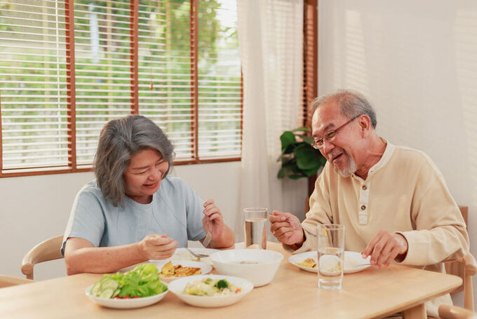 Để phòng bệnh người cao tuổi nên áp dụng các biện pháp phòng dịch nào?