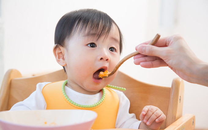 3 bí quyết giúp bố mẹ cùng con bắt đầu hành trình ăn dặm không nước mắt