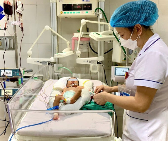 Nghệ An thực hiện thành công kỹ thuật thay máu tự động cho bệnh nhi 6 ngày tuổi