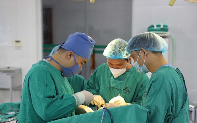 Lào Cai phẫu thuật thành công ca u màng não cho một bệnh nhân nữ 41 tuổi