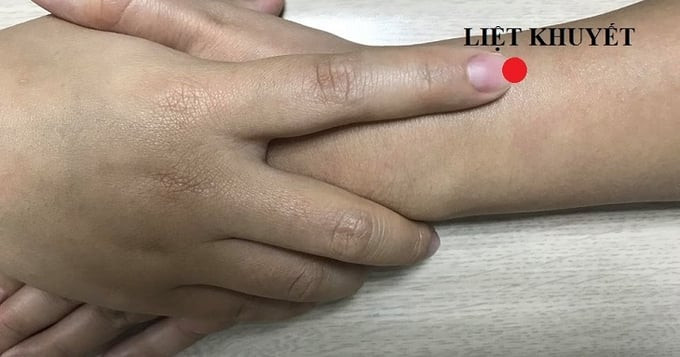 Huyệt Liệt Khuyết giúp điều trị các chứng bệnh sưng tấy, đau nhức đầu, hen suyễn, viêm phế quản