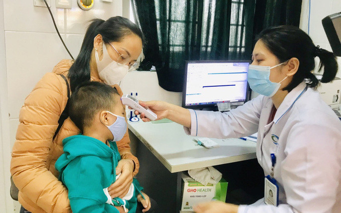 Quảng Ninh gia tăng người già và trẻ nhỏ nhập viện do thời tiết chuyển lạnh