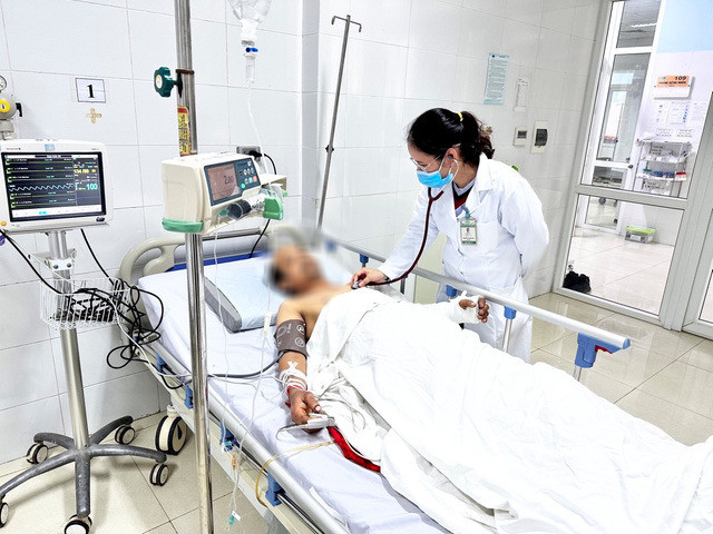 Thanh Hóa nối thành công cánh tay bị đứt lìa cho người đàn ông bị tai nạn lao động