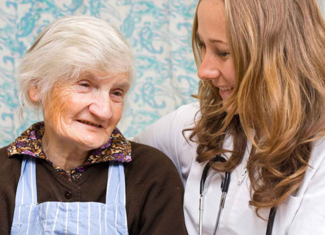 Vì sao nữ giới dễ mắc Alzheimer hơn nam giới?