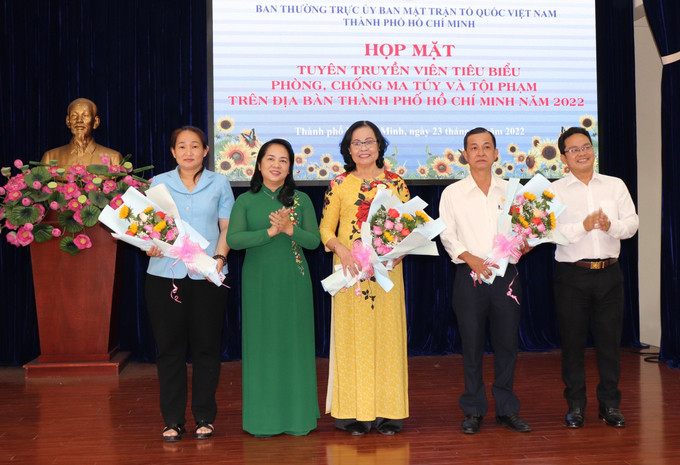 Biểu dương 48 tuyên truyền viên tiêu biểu trong công tác phòng, chống ma túy và tội phạm