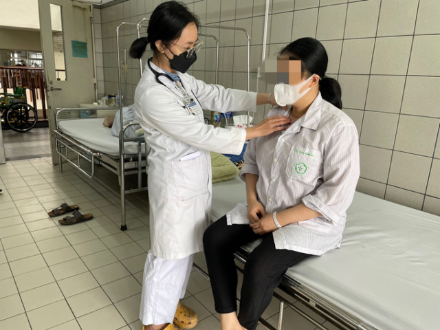 Một sản phụ mang thai khi đang mắc ung thư tuyến giáp và u tuyến thượng thận đã vượt cạn thành công