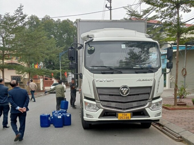 Bắc Ninh tạm giữ 5.000 sản phẩm thuốc lá điện tử và 11 can hóa chất không có hóa đơn chứng từ