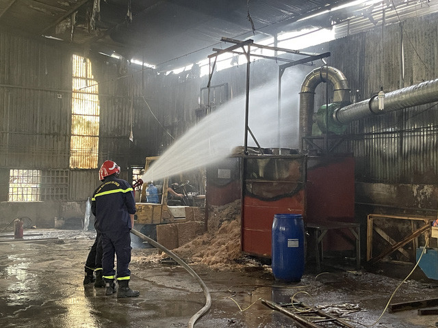 Đồng Nai xảy ra cháy lớn tại cơ sở gia công đồ gỗ