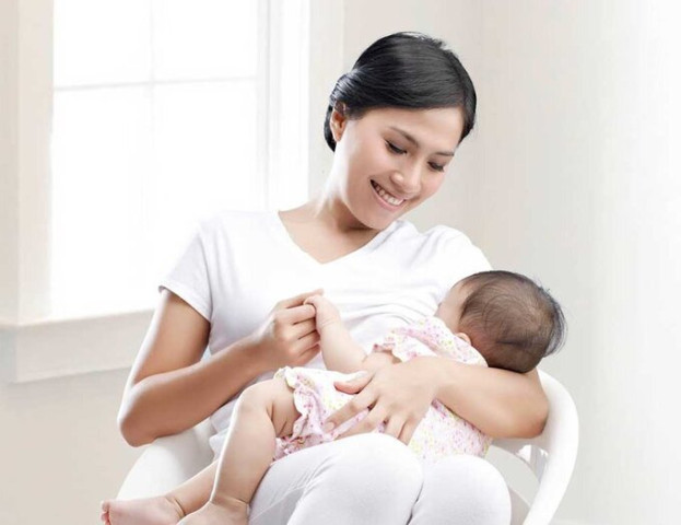 Kéo dài thời gian cho con bú giúp mẹ khỏe, bé lớn khôn