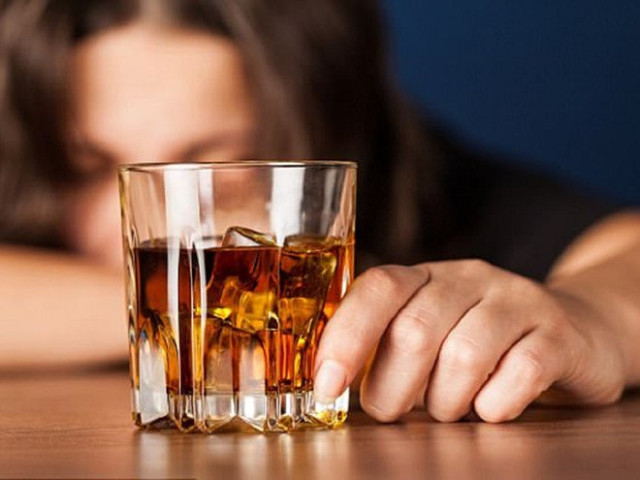 Chuyên gia khuyến cáo cách phòng tránh ngộ độc rượu