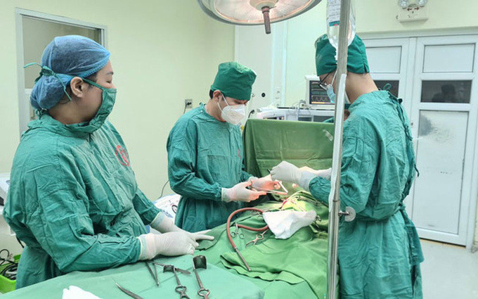 Quảng Ninh tiếp nhận điều trị trường hợp bệnh nhân nữ bị sốc đa chấn thương do tai nạn giao thông