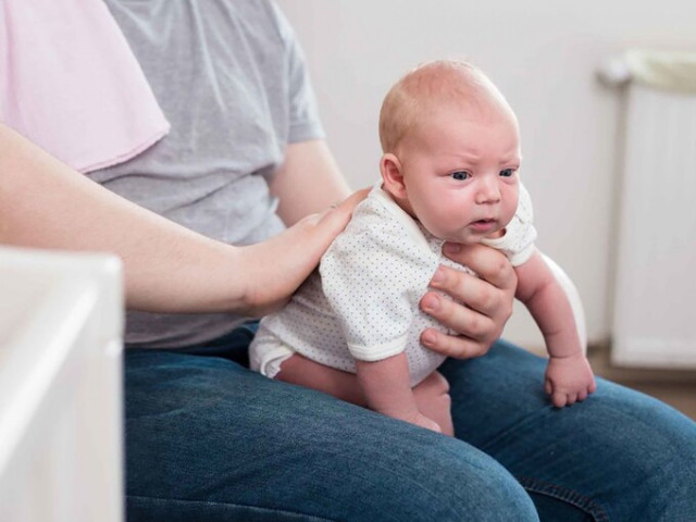 Lý do trẻ sơ sinh hay nấc cụt