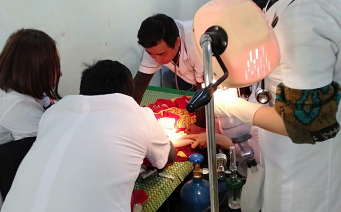 Nghệ An cứu sống bé 18 tháng tuổi ngưng tim, ngưng thở do đuối nước