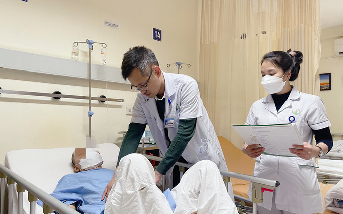 Hà Nội cứu sống bệnh nhân nhiễm khuẩn nguy hiểm sau tai nạn lao động