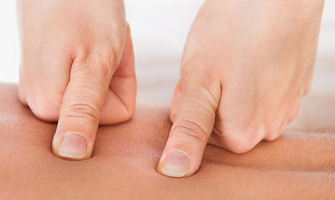 Tác dụng của bấm huyệt trong điều trị cảm lạnh, cảm cúm